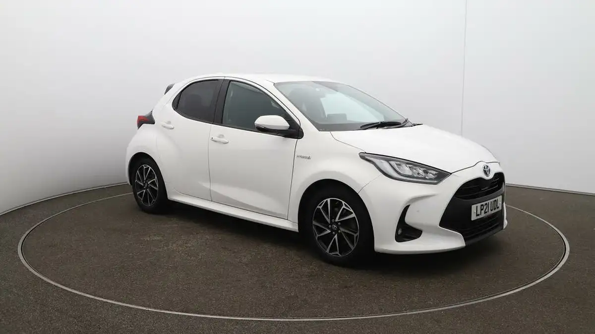 2021-toyota-yaris-15-vvt-i-design-big-38