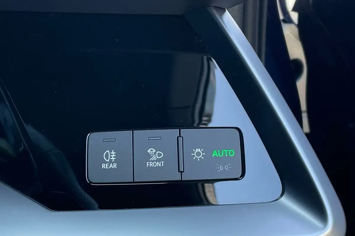 2023-audi-a3-20-35-tdi-s-line-sportback-5d-big-42