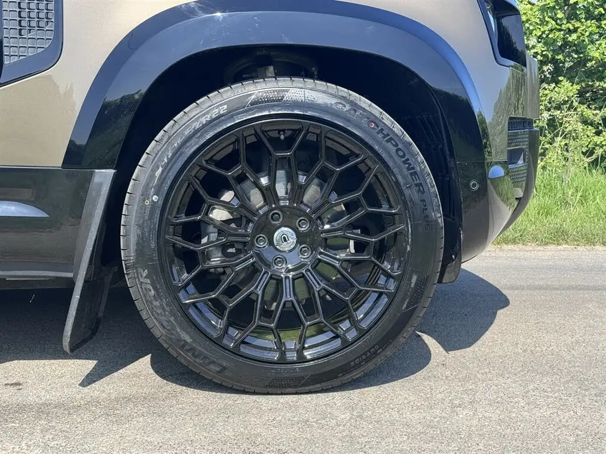 2023-land-rover-110-defender-30-d250-xs-edition-big-34