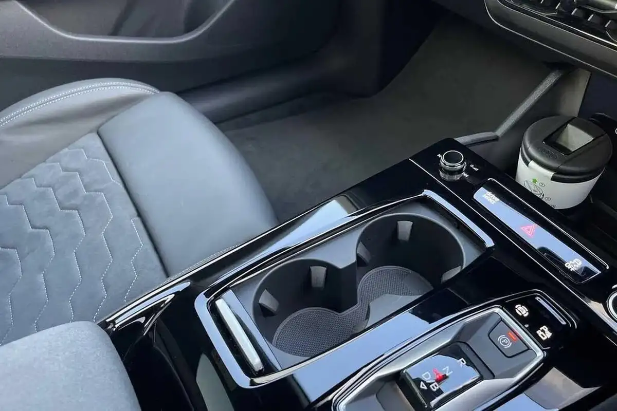 2025-audi-a6-e-tron-e-launch-edition-big-13
