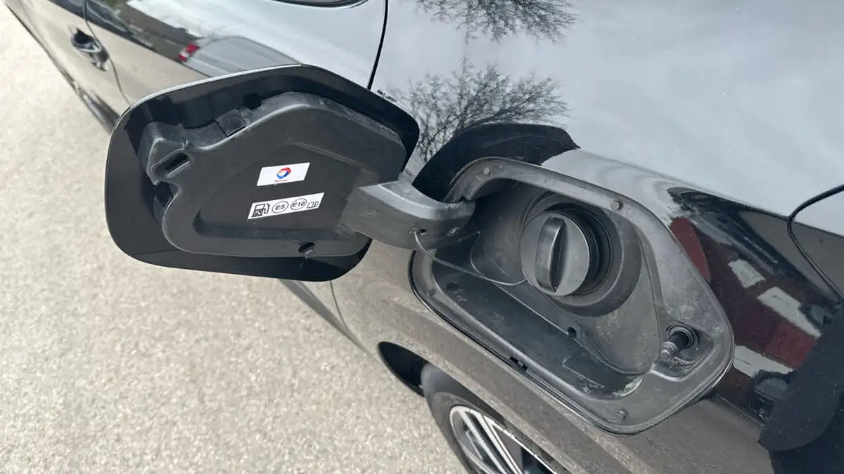 2023-peugeot-208-12-puretech-active-premium-75ps-big-48