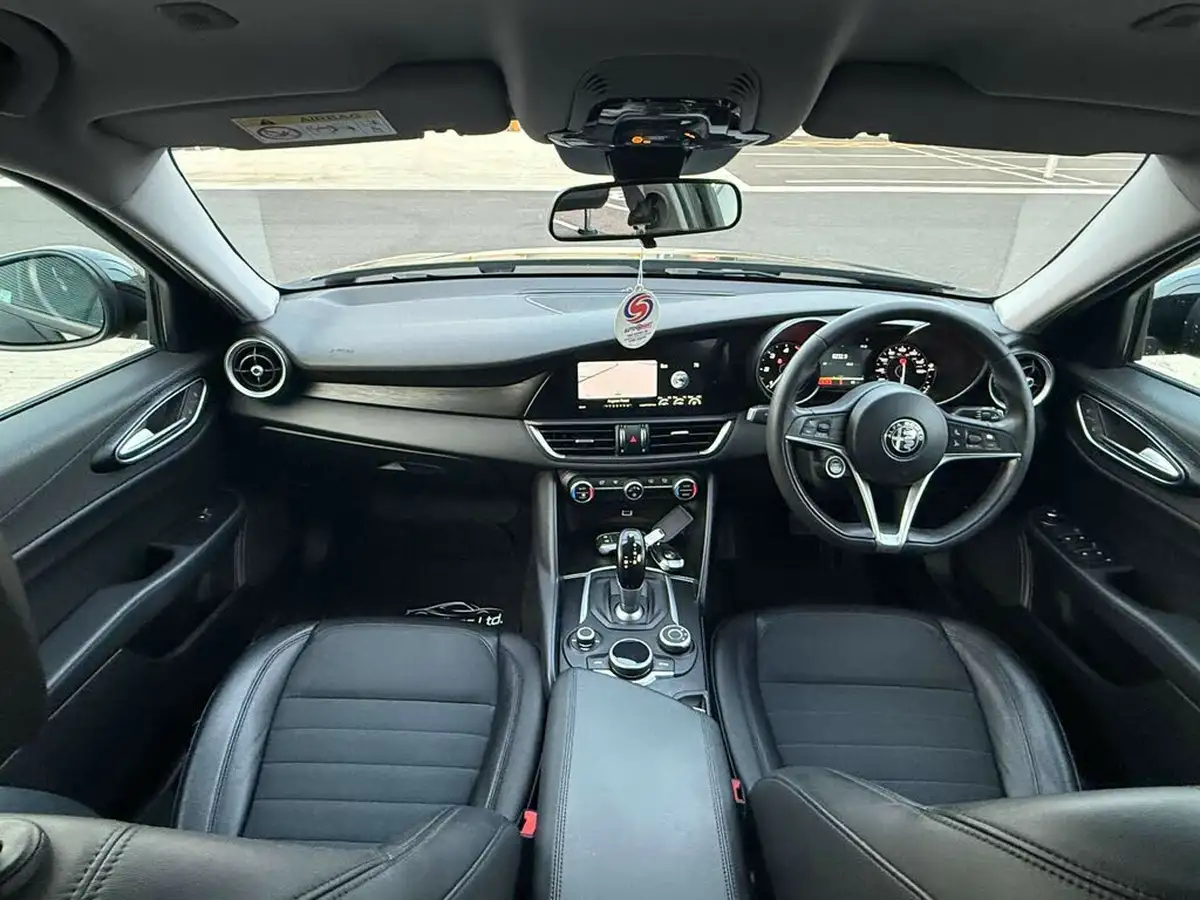 2018-alfa-romeo-giulia-22td-super-147bhp-big-26