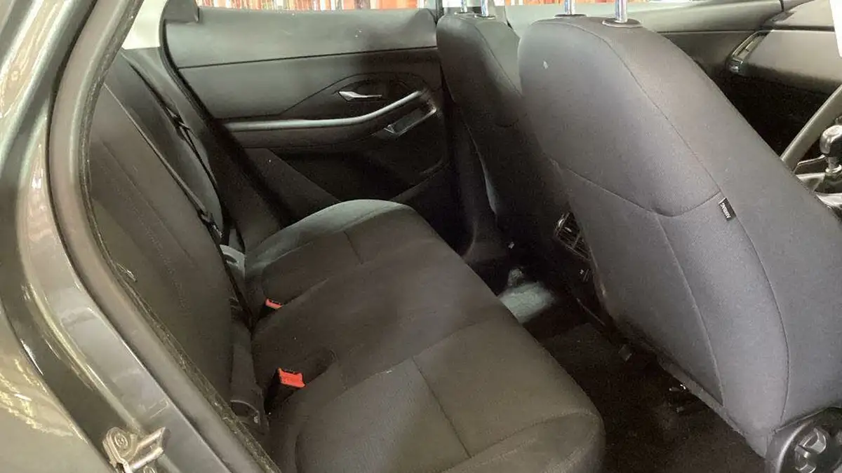 2019-jaguar-e-pace-20-i4d-150ps-big-5