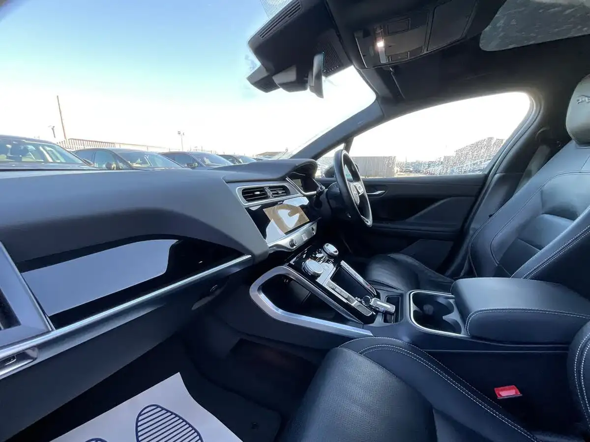 2021-jaguar-i-pace-ev400-black-big-14