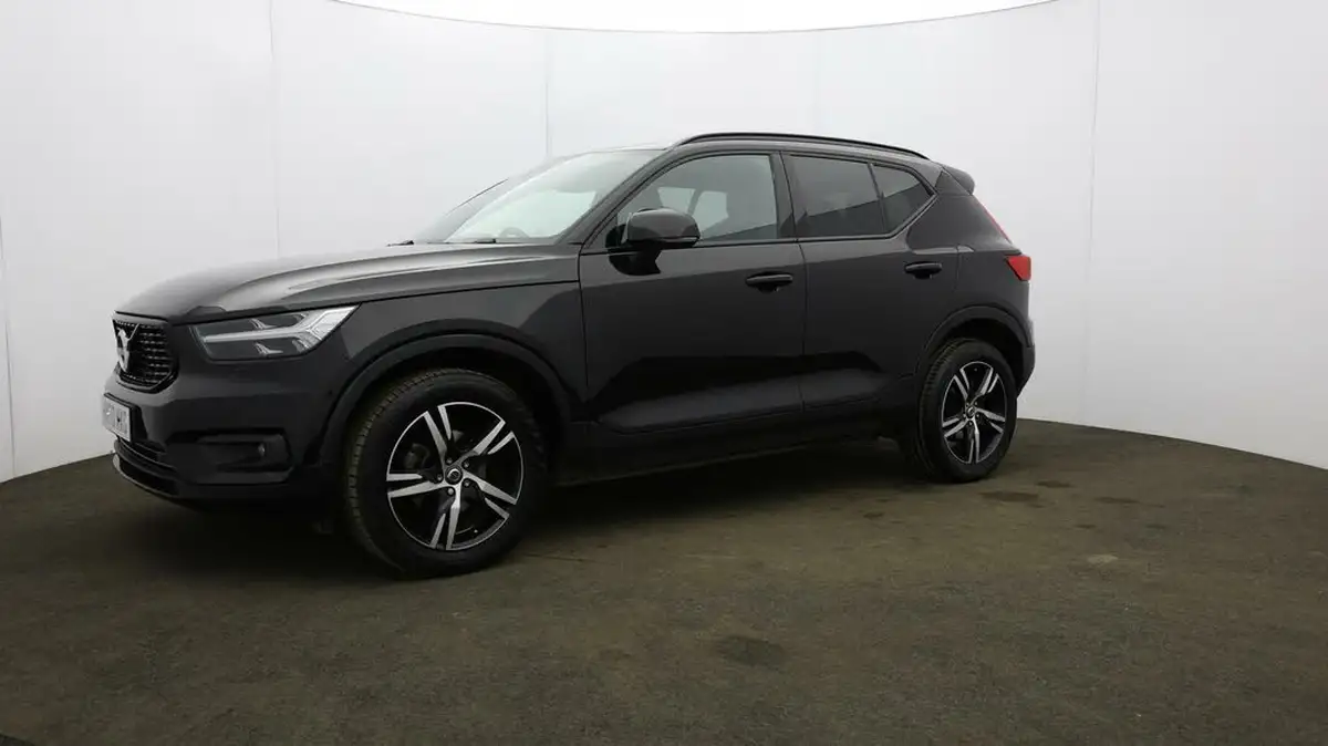 2020-volvo-xc40-15-t3-r-design-big-28