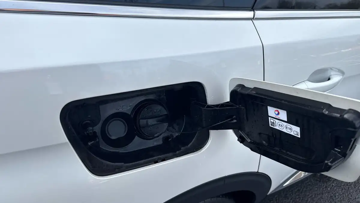 2021-peugeot-5008-suv-12-puretech-gt-premium-big-39