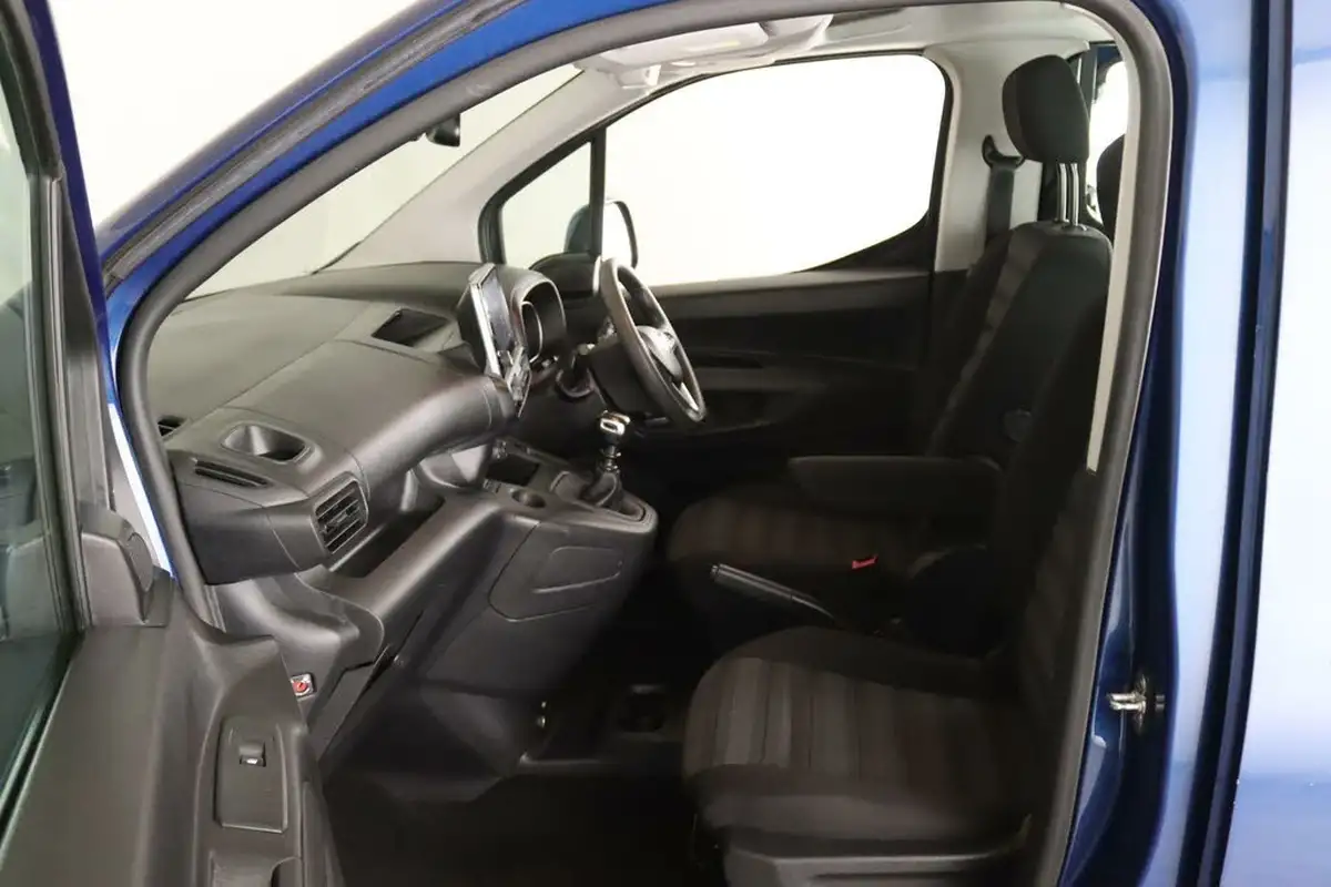 2020-vauxhall-combo-life-15-energy-130ps-big-9