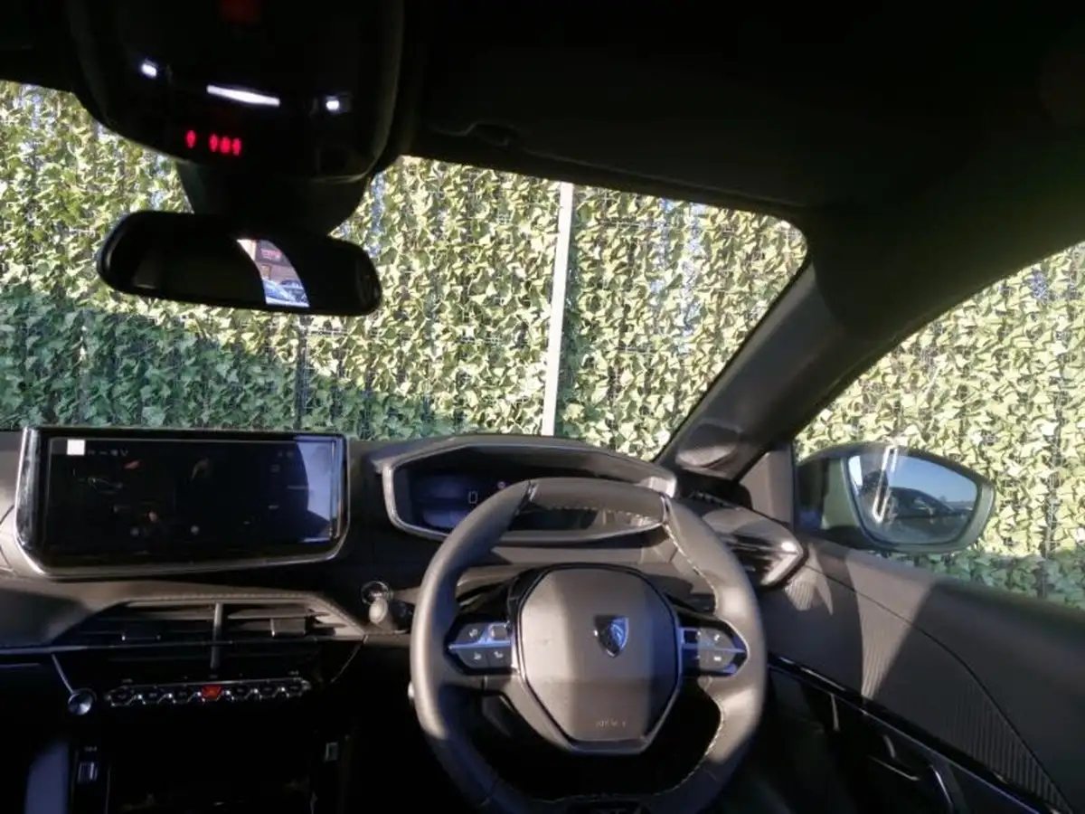 2024-peugeot-208-e-gt-136ps-50kwh-big-2