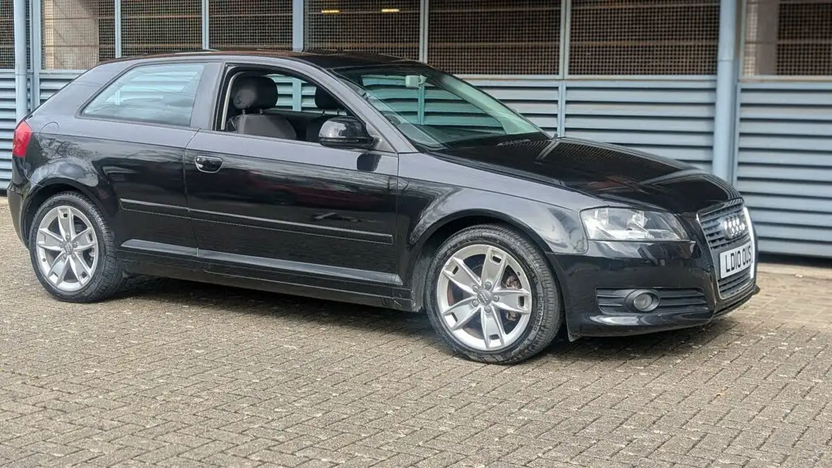 2010-audi-a3-18-sport-hatchback-3d-s-tronic-big-6