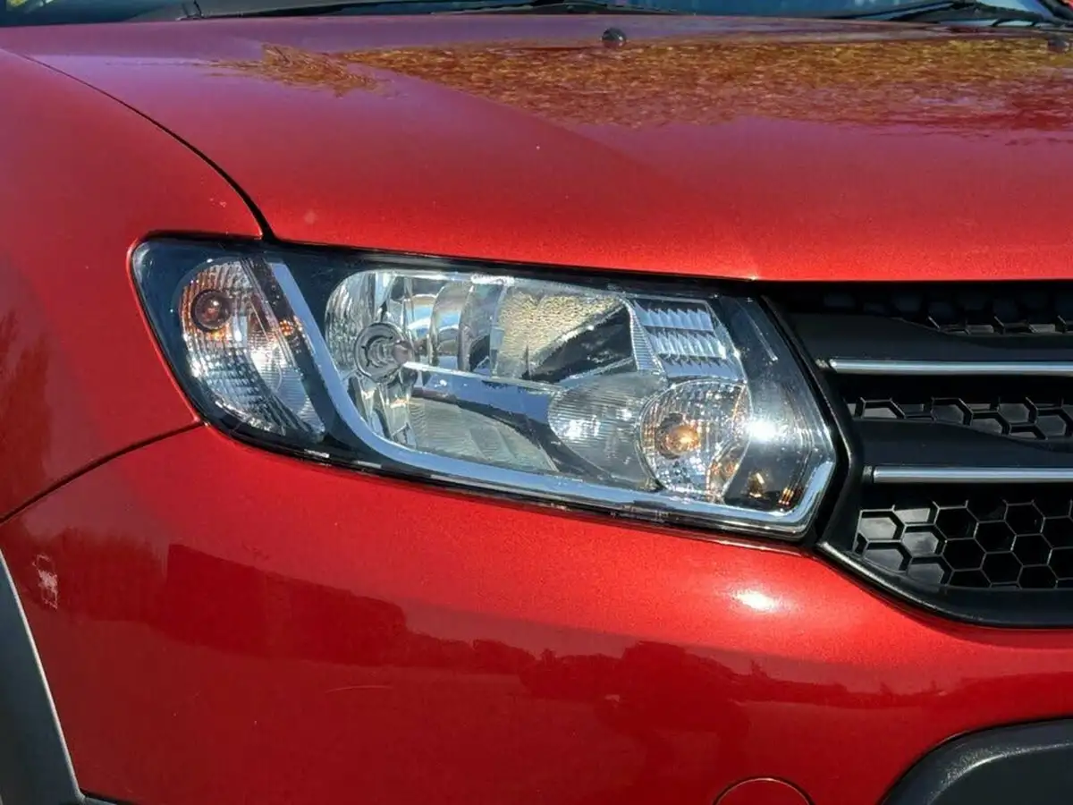 2013-dacia-sandero-stepway-09-laureate-big-34