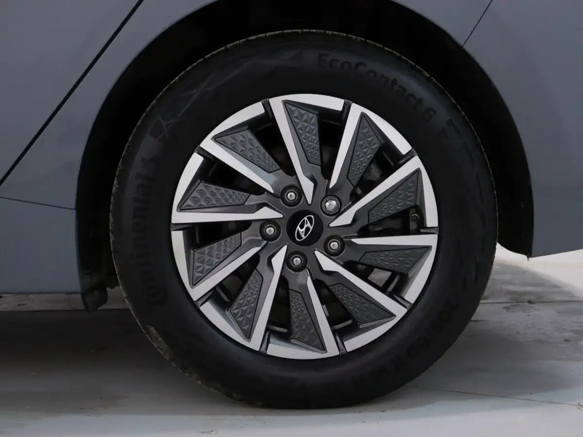 2022-hyundai-ioniq-e-premium-electric-big-11
