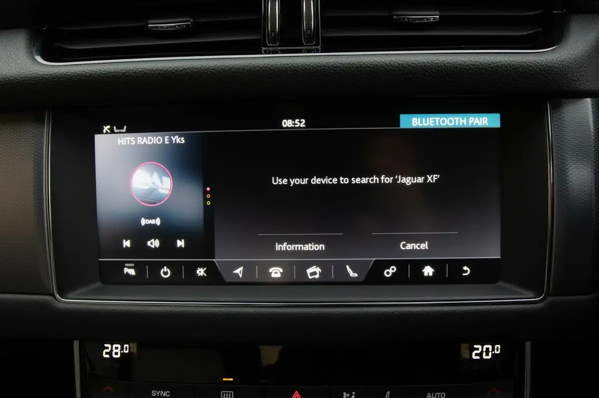 2020-jaguar-xf-20td-r-sport-180ps-saloon-4d-auto-big-25