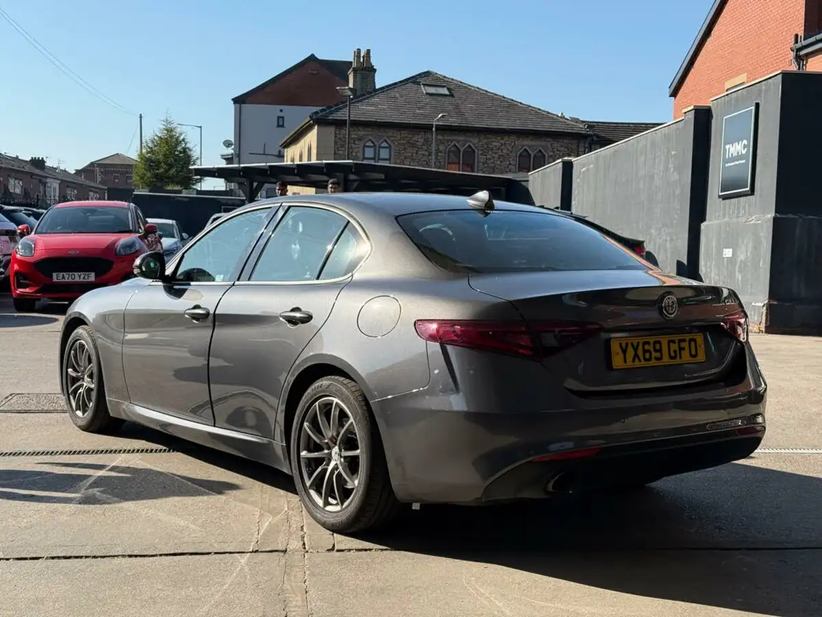 2019-alfa-romeo-giulia-22td-super-big-2