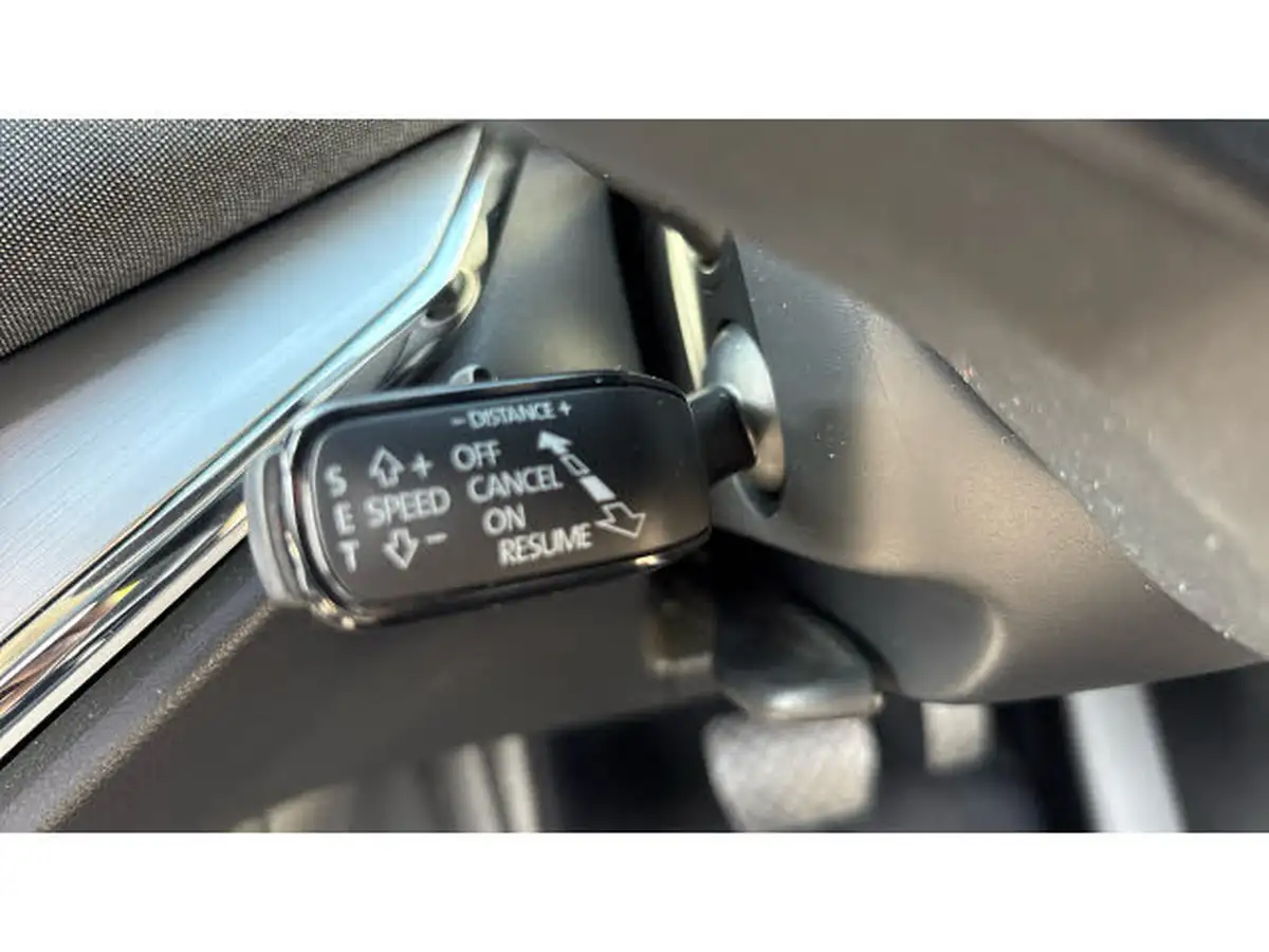 2023-skoda-enyaq-e-60-big-35