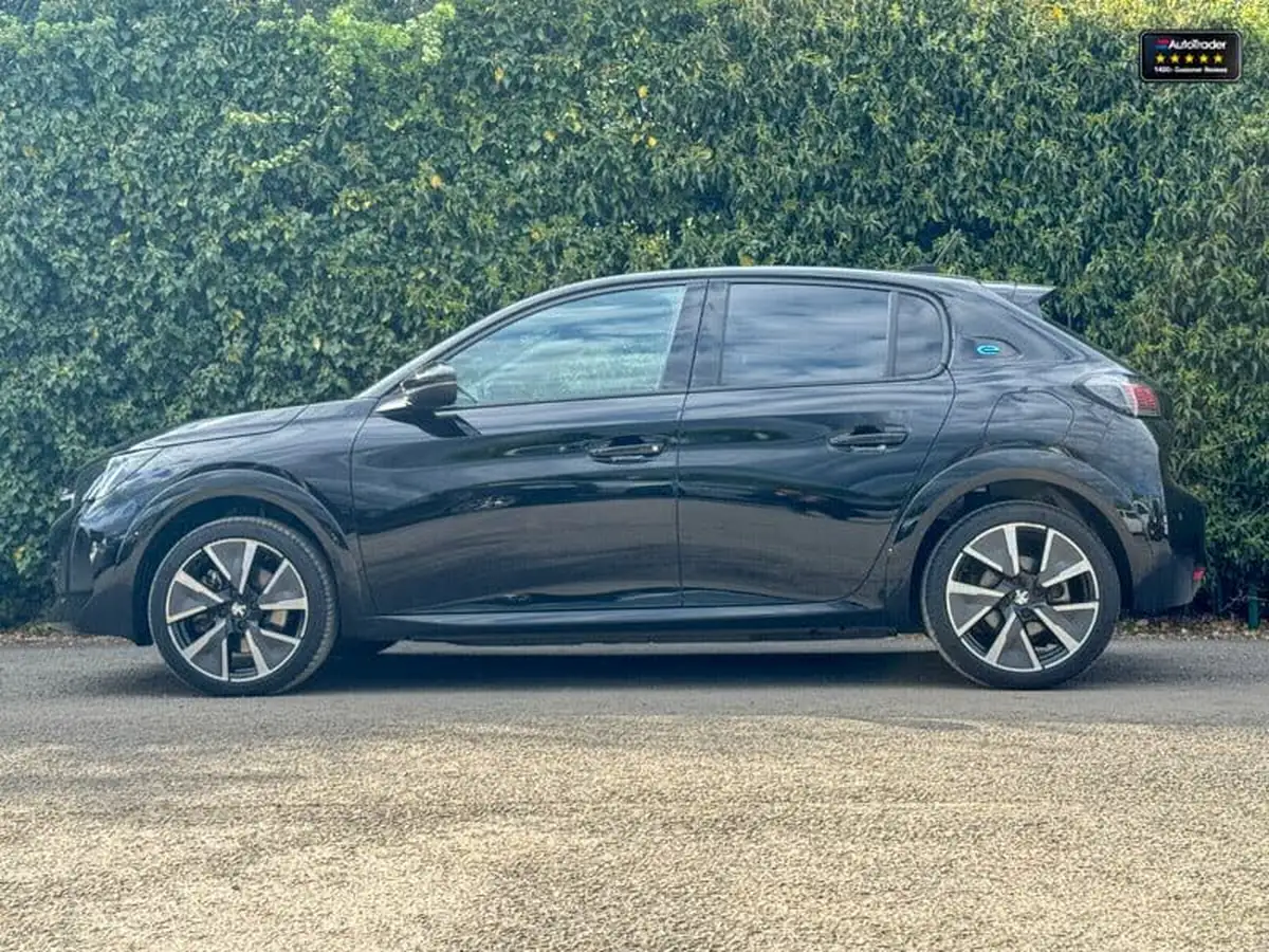 2022-peugeot-208-e-gt-premium-big-4