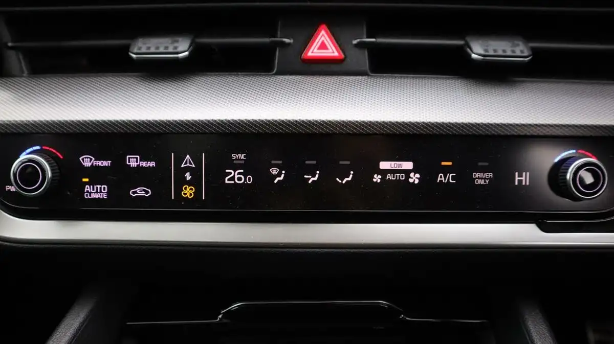 2022-kia-sportage-16-t-gdi-gt-line-s-261bhp-awd-phev-1598cc-auto-big-10