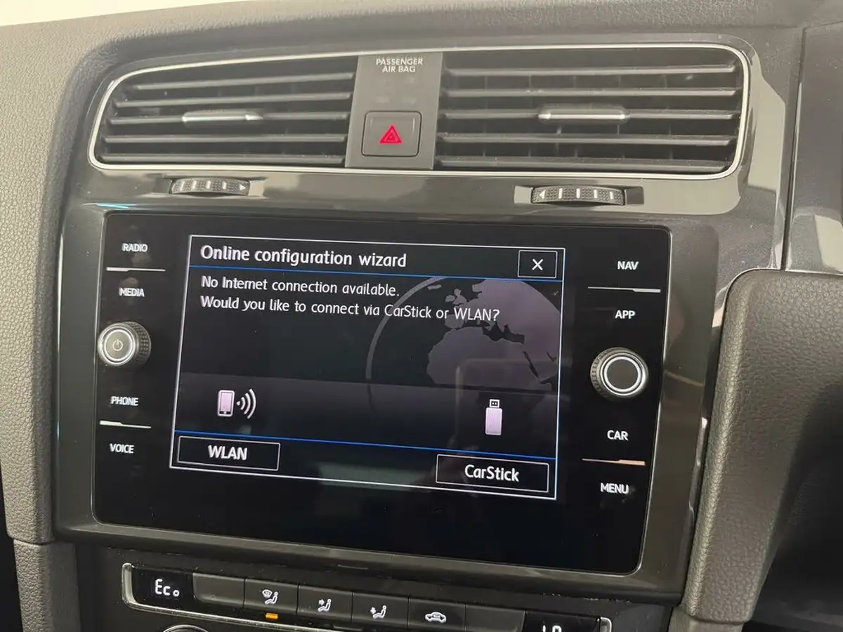 2020-volkswagen-golf-e-e-golf-big-47