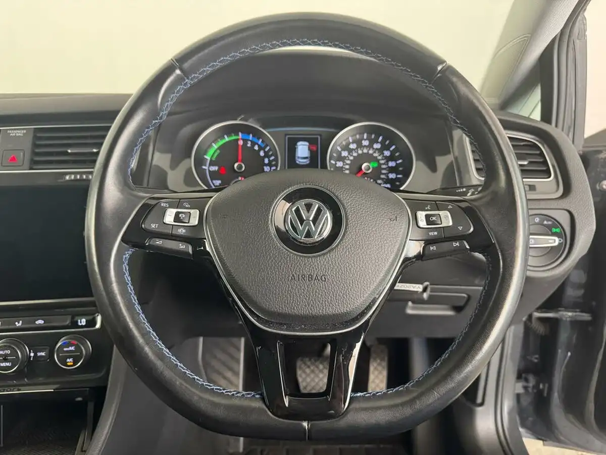 2020-volkswagen-golf-e-e-golf-big-23