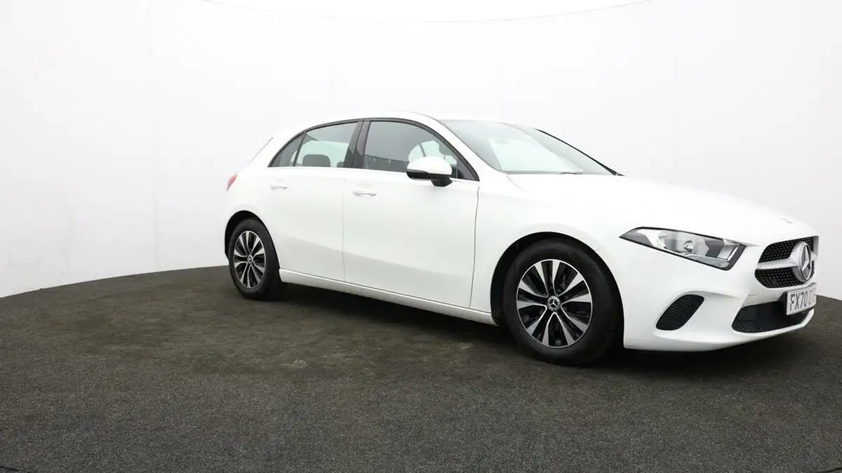 2020-mercedes-benz-a-class-15d-a180d-se-big-38