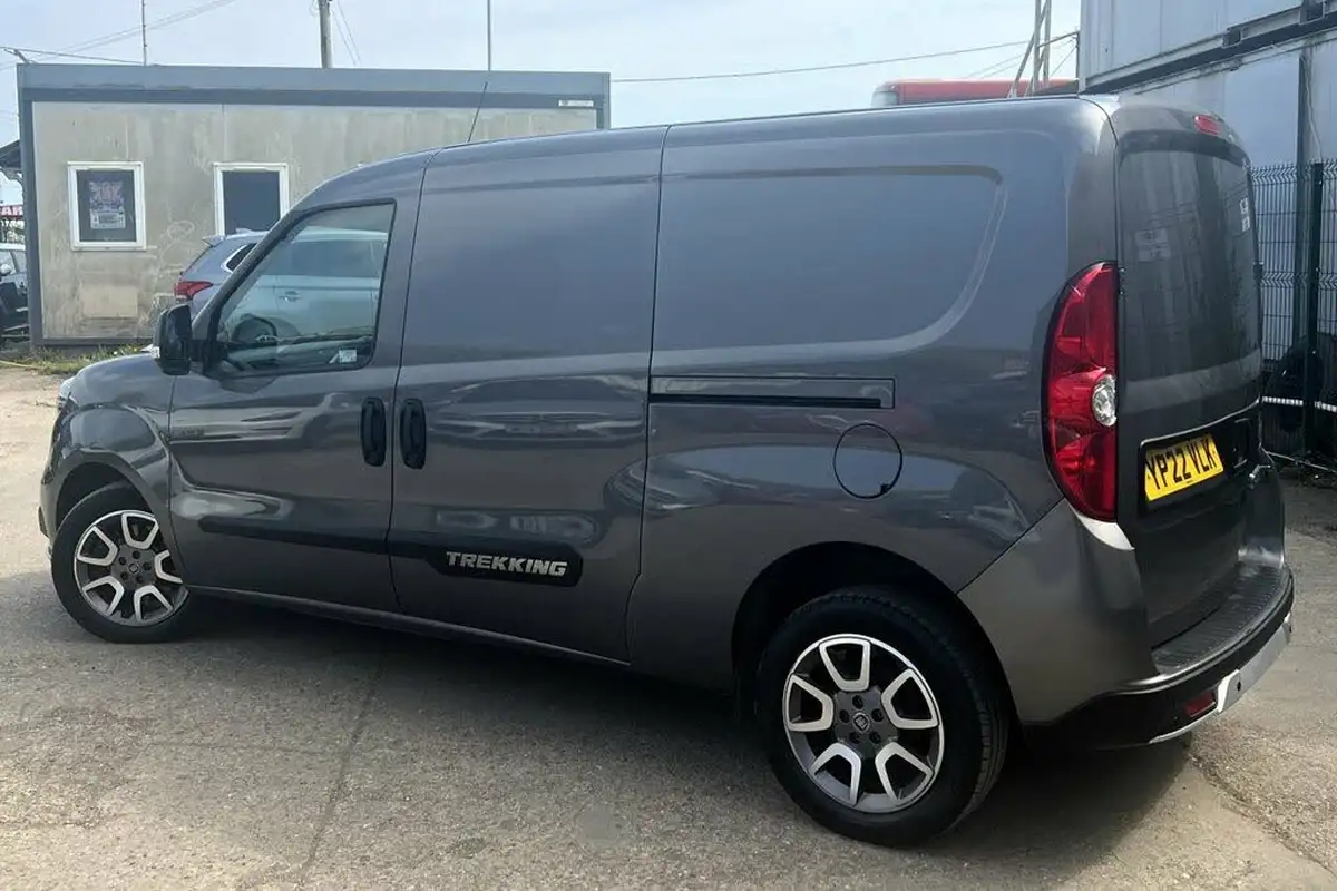 2022-fiat-doblo-cargo-16jtd-l2h1-maxi-trekking-105bhpeu6d-big-3