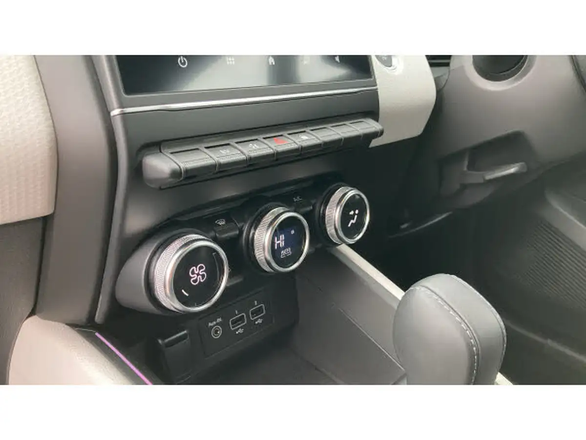 2023-renault-clio-16-techno-big-21