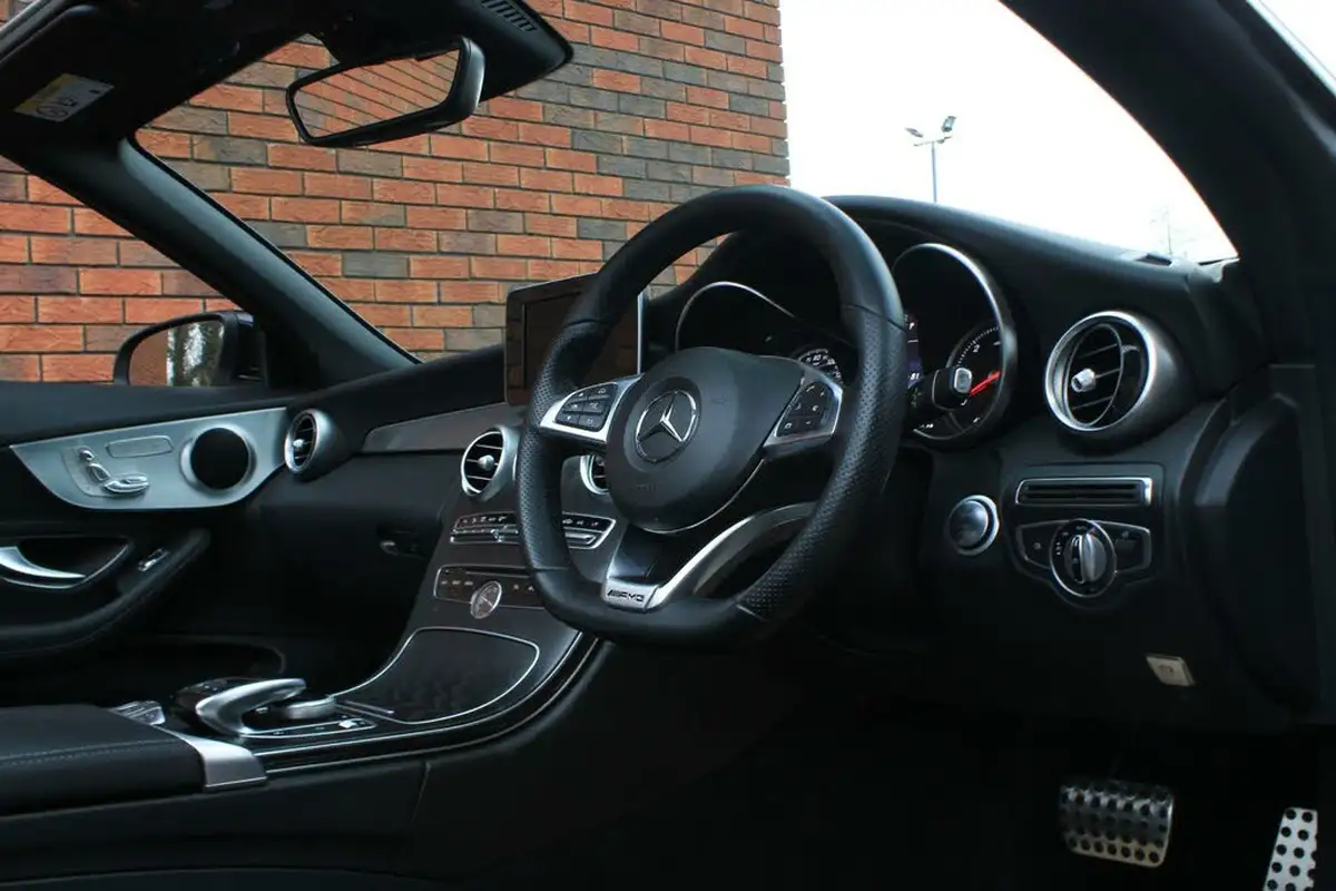 2017-mercedes-benz-c-class-21d-c220d-amg-line-ss-cabriolet-2d-4matic-9g-tronic-plus-big-4