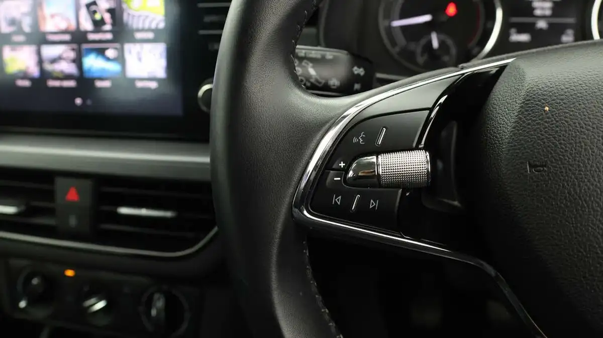 2022-skoda-kamiq-10-tsi-se-95ps-big-20
