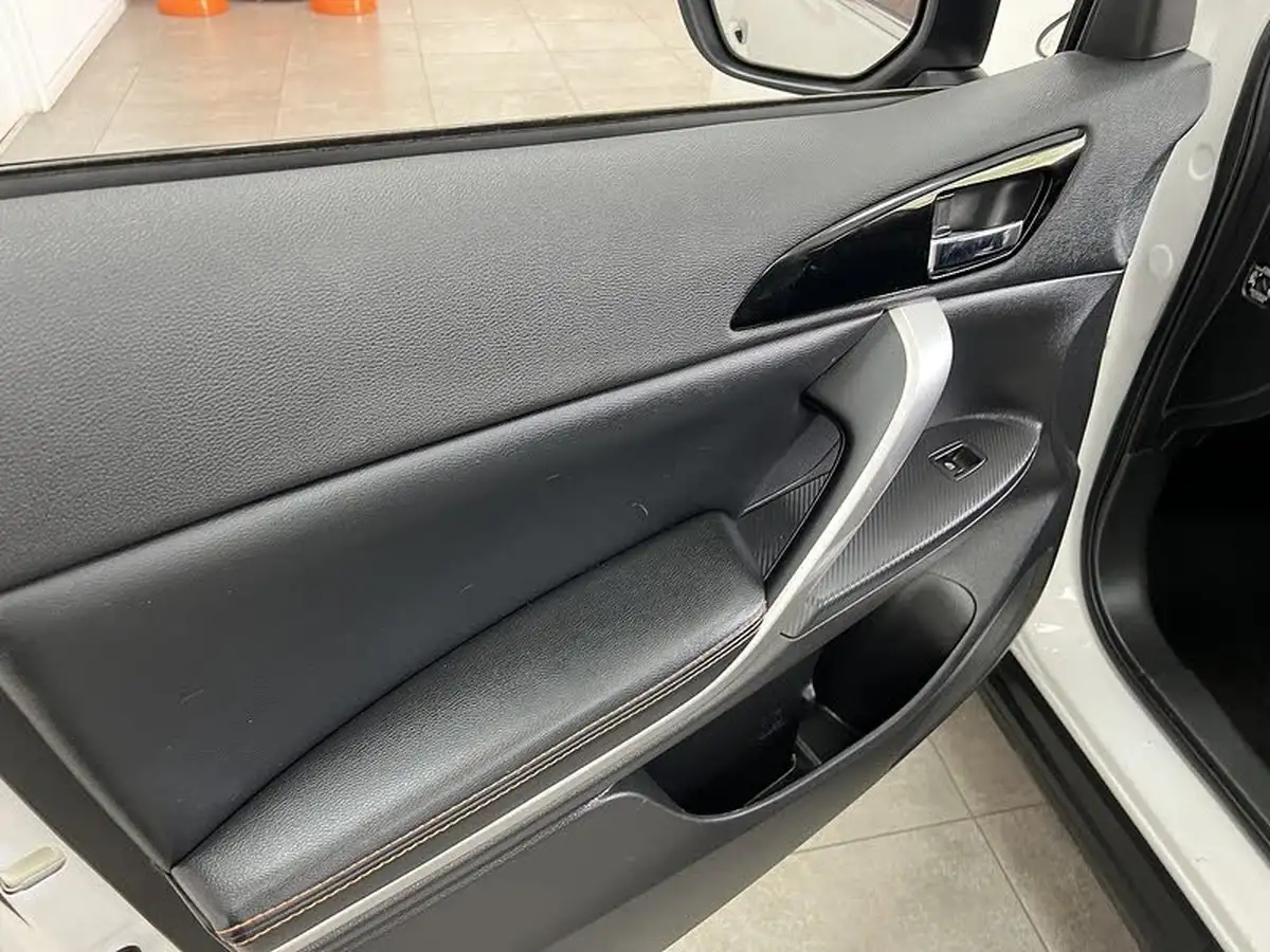 2019-mitsubishi-eclipse-cross-15-4-big-20