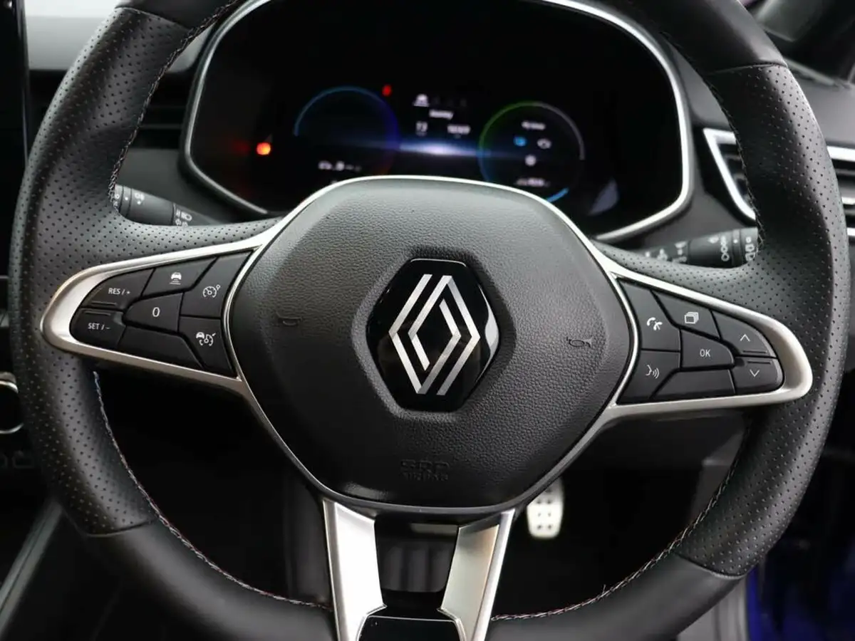 2024-renault-clio-16-esprit-alpine-big-30