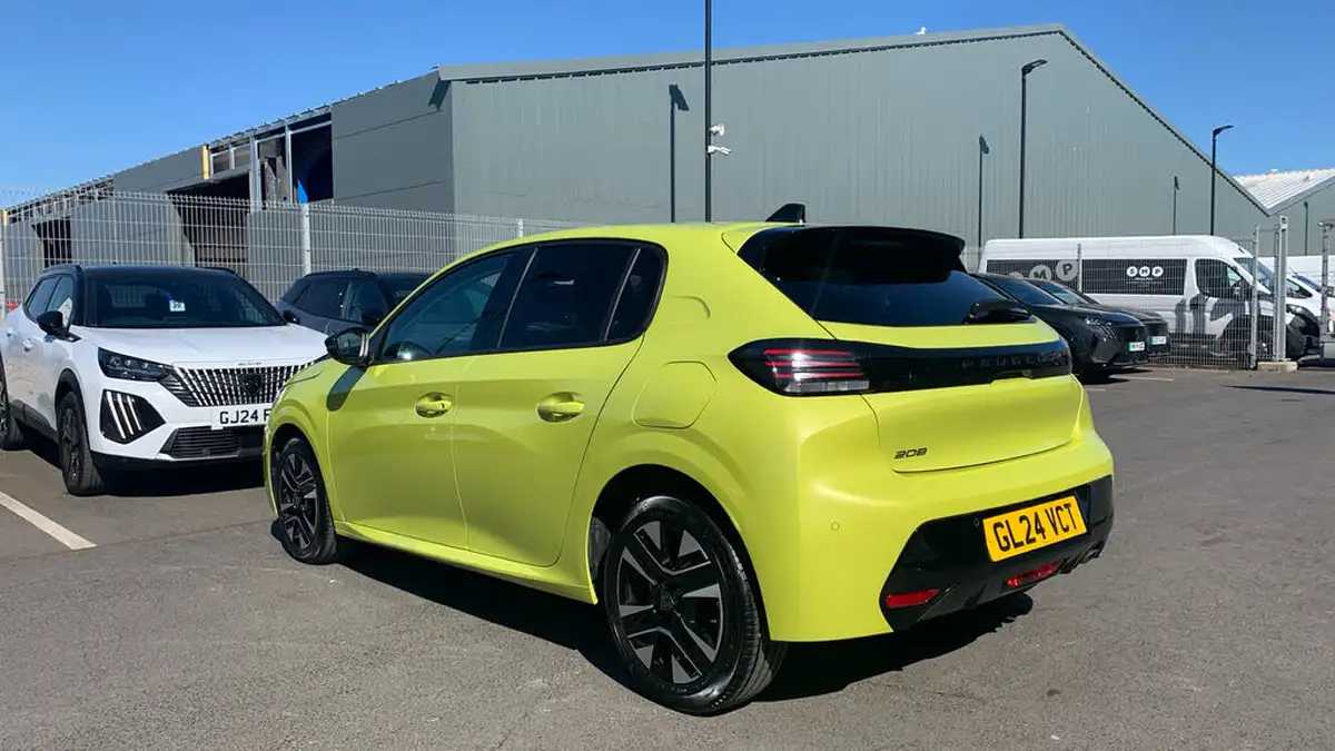 2024-peugeot-208-12-puretech-allure-big-4