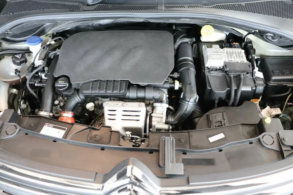 2018-citroen-c3-12-puretech-flair-110ps-ss-eat6-big-51