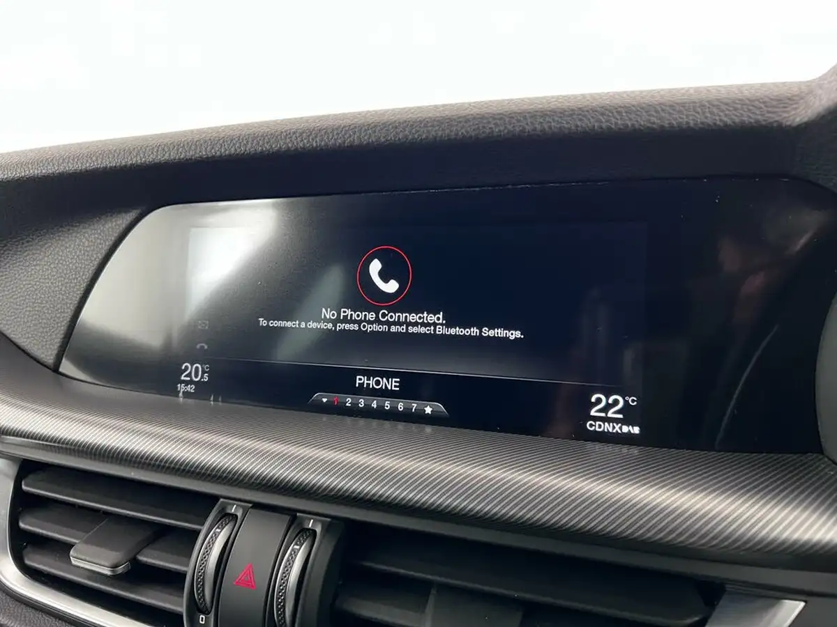 2017-alfa-romeo-stelvio-20-milano-big-37