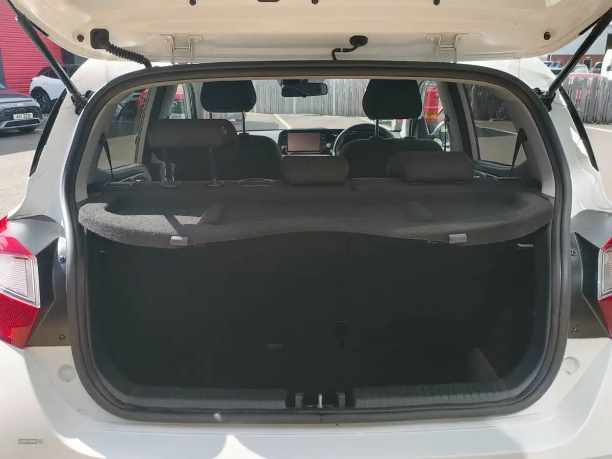 2024-hyundai-i10-10-premium-67ps-auto-big-9