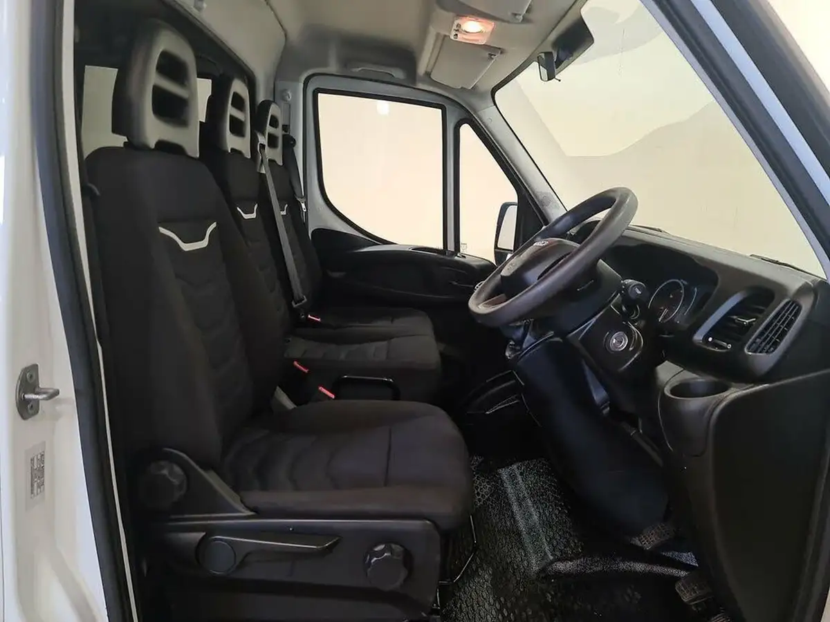2021-iveco-daily-s-class-23td-35s14h-3000-big-1