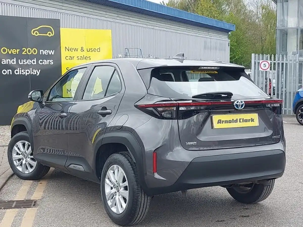 2021-toyota-yaris-cross-15-vvt-i-icon-big-1