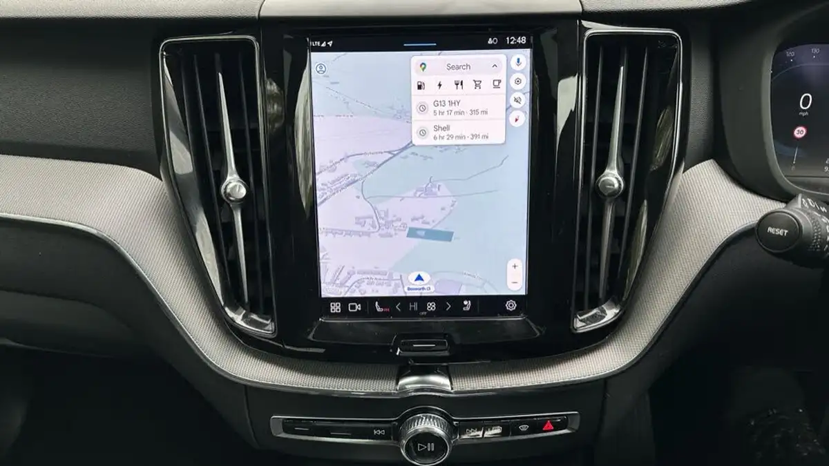 2024-volvo-xc60-20-b5-plus-big-40