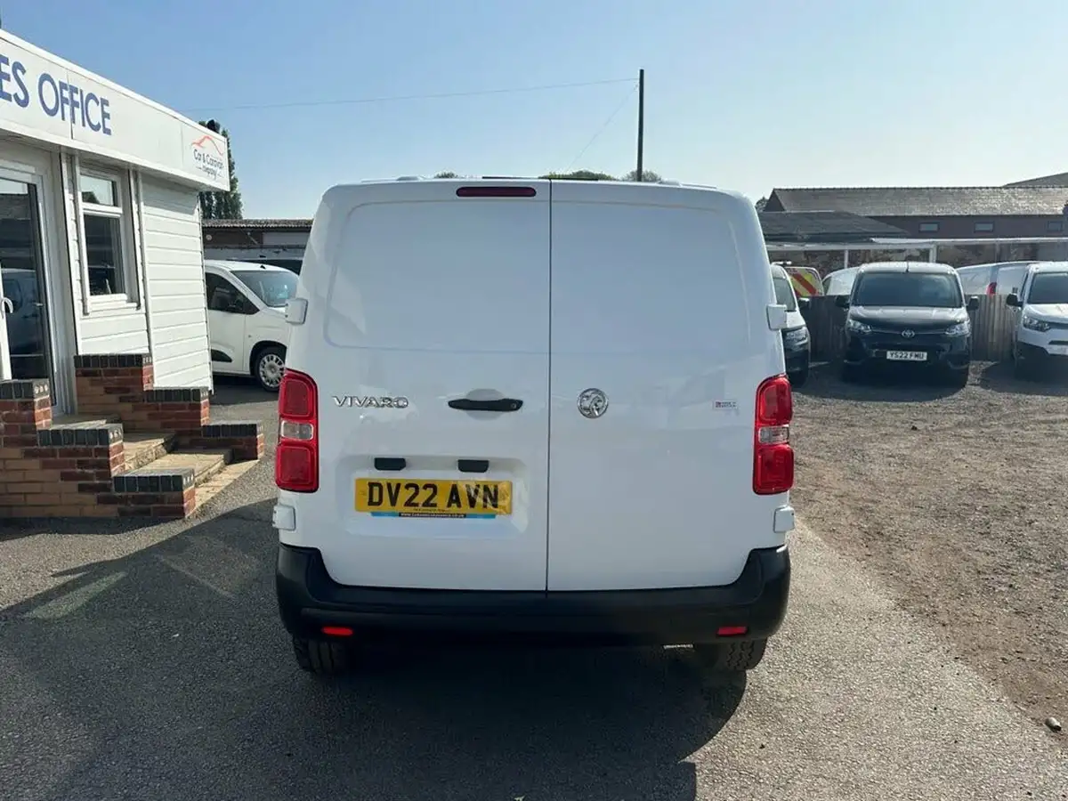 2022-vauxhall-vivaro-15td-2900-l1h1-dynamic-big-33