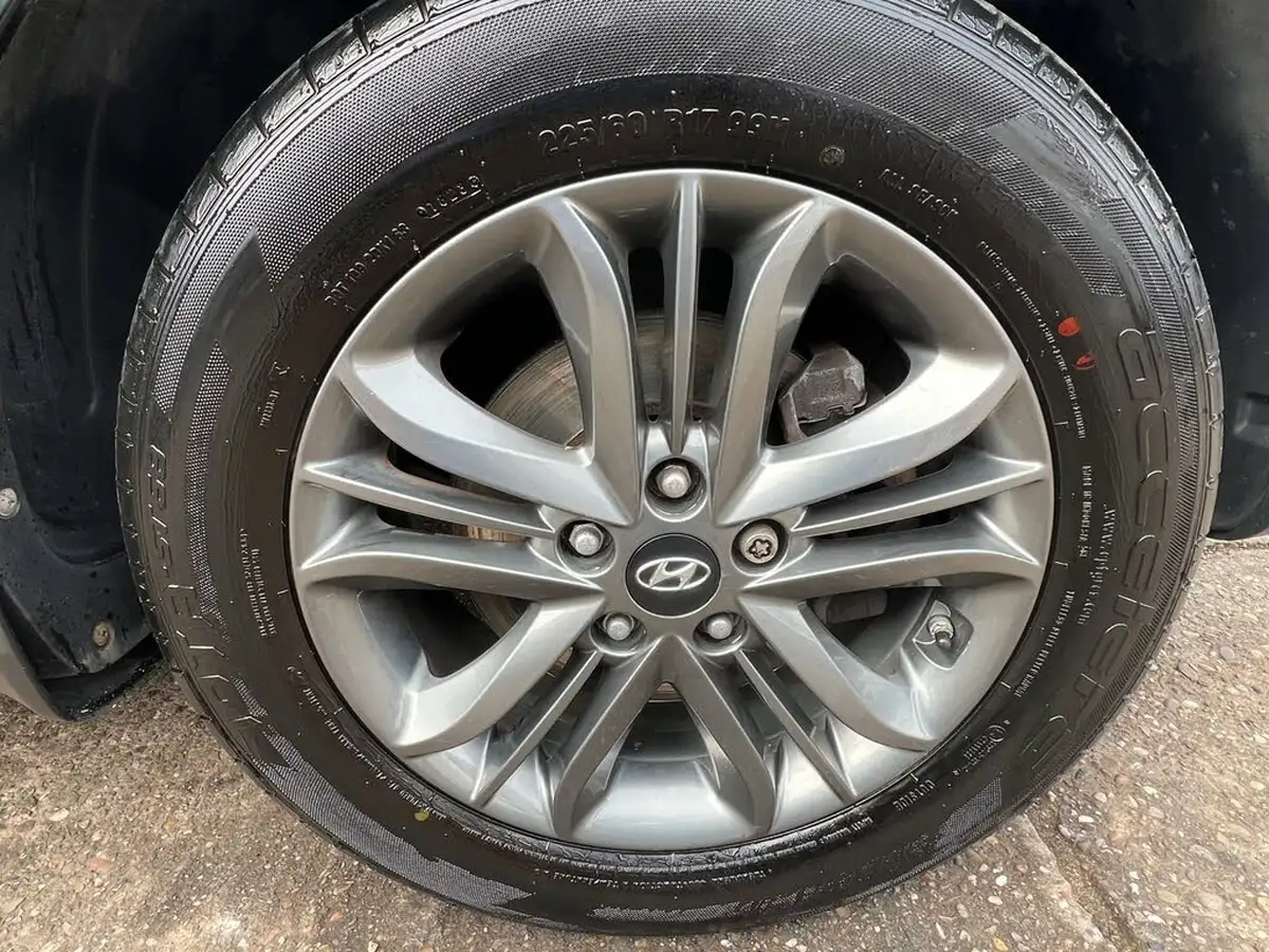 2013-hyundai-ix35-17td-se-nav-big-60