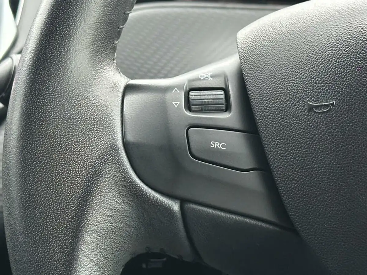 2018-peugeot-2008-suv-12-puretech-active-82bhp-ss-big-13