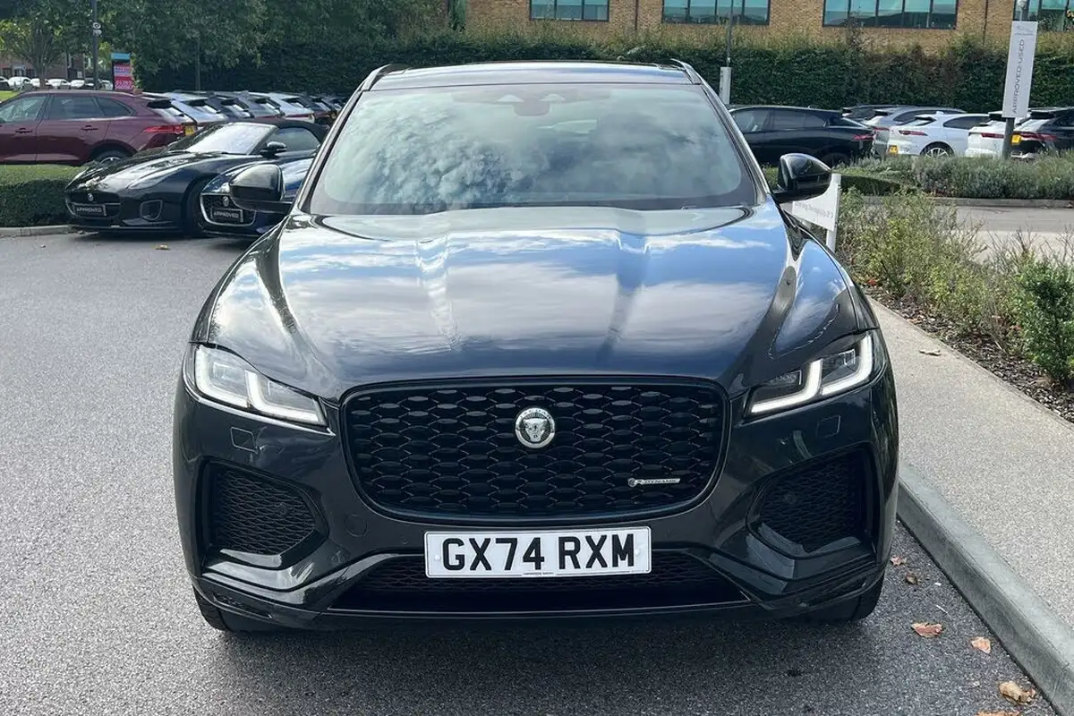 2024-jaguar-f-pace-20-d200-r-dynamic-hse-black-big-13