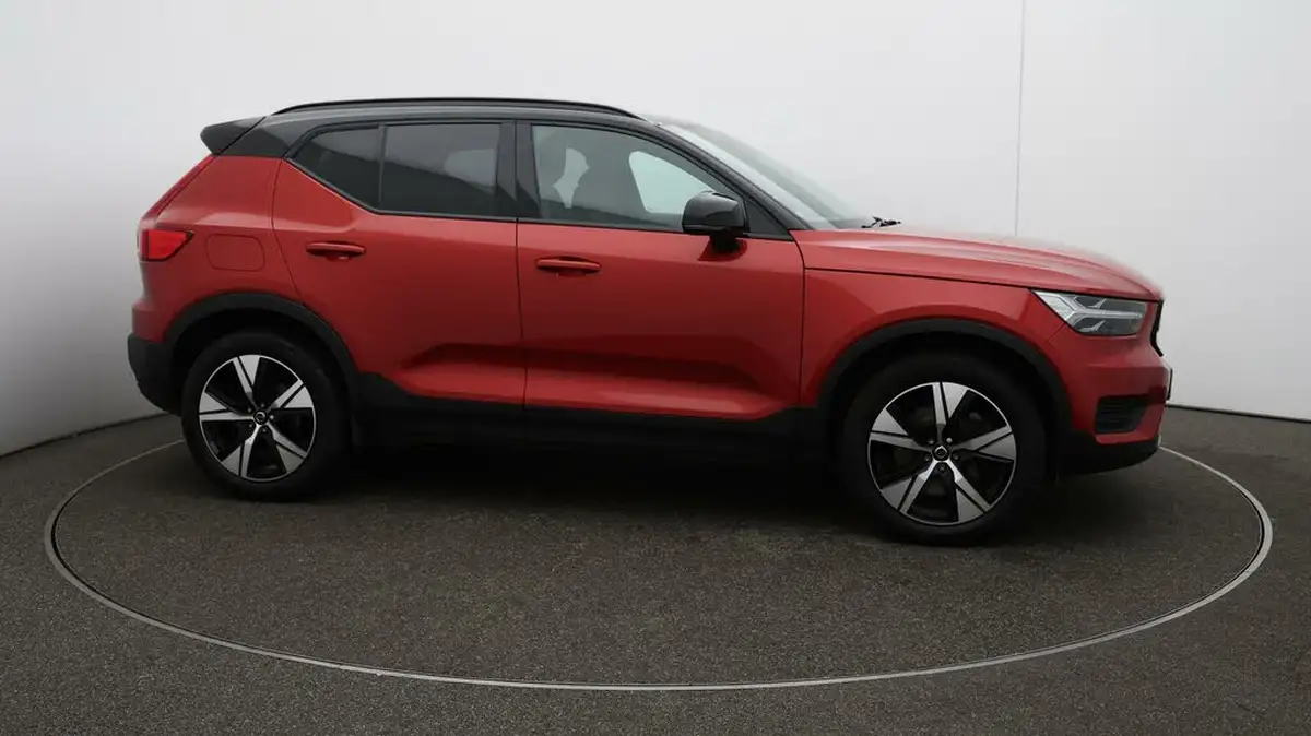 2022-volvo-xc40-15-t4-r-design-big-38