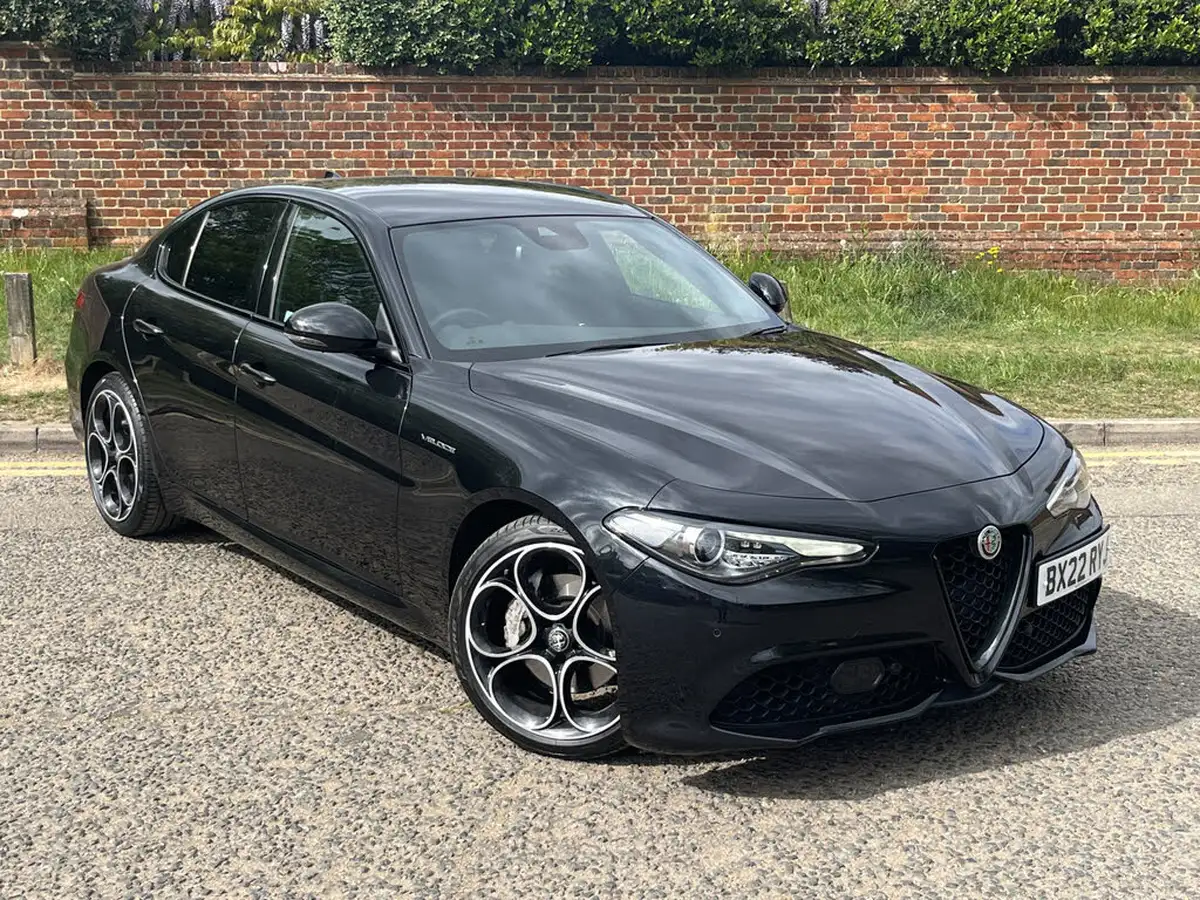 2022-alfa-romeo-giulia-20-veloce-big-0