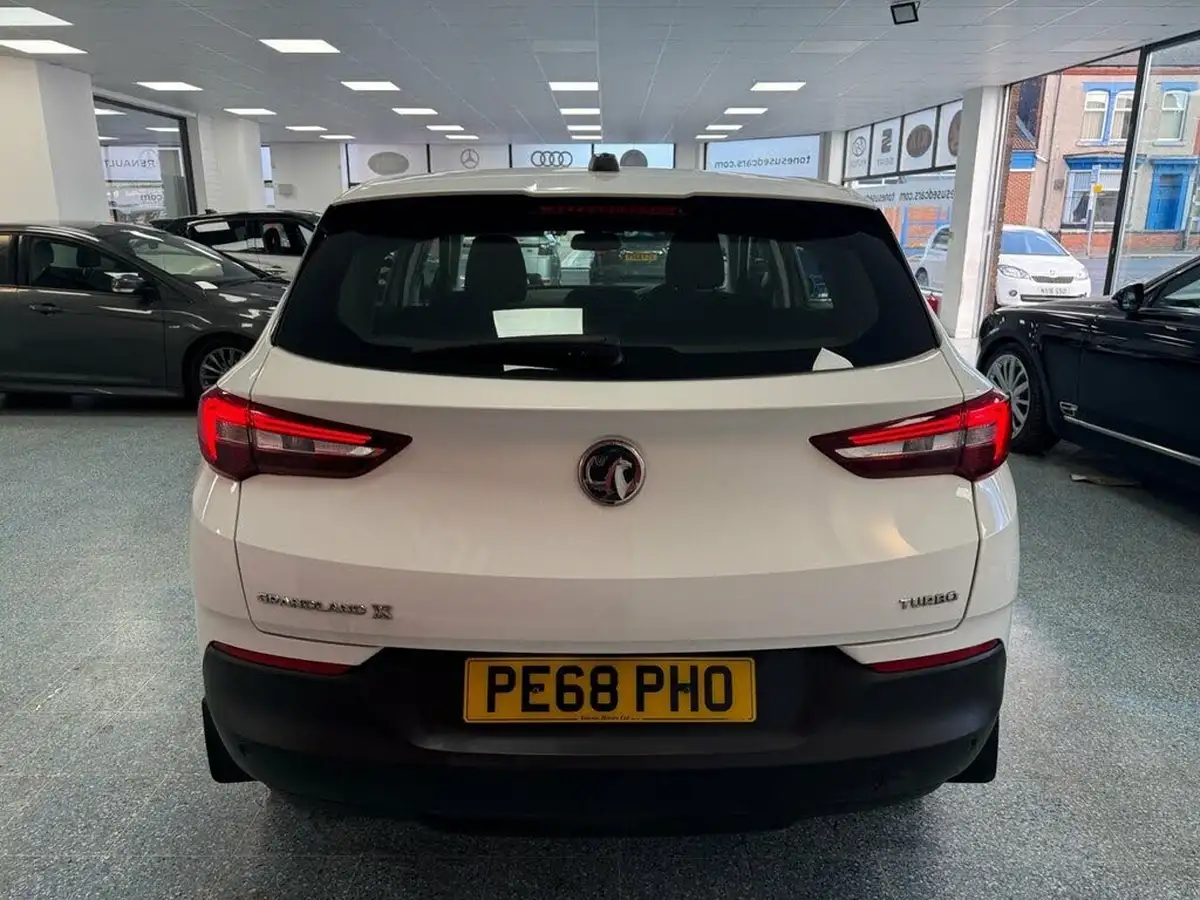 2018-vauxhall-grandland-x-12-se-130ps-big-10
