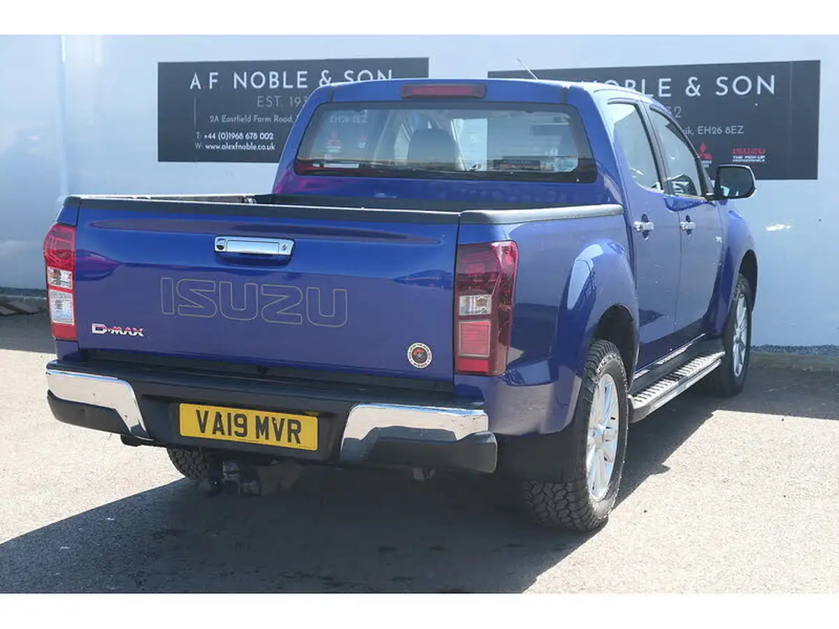 2019-isuzu-d-max-19td-yukon-double-pick-up-big-8