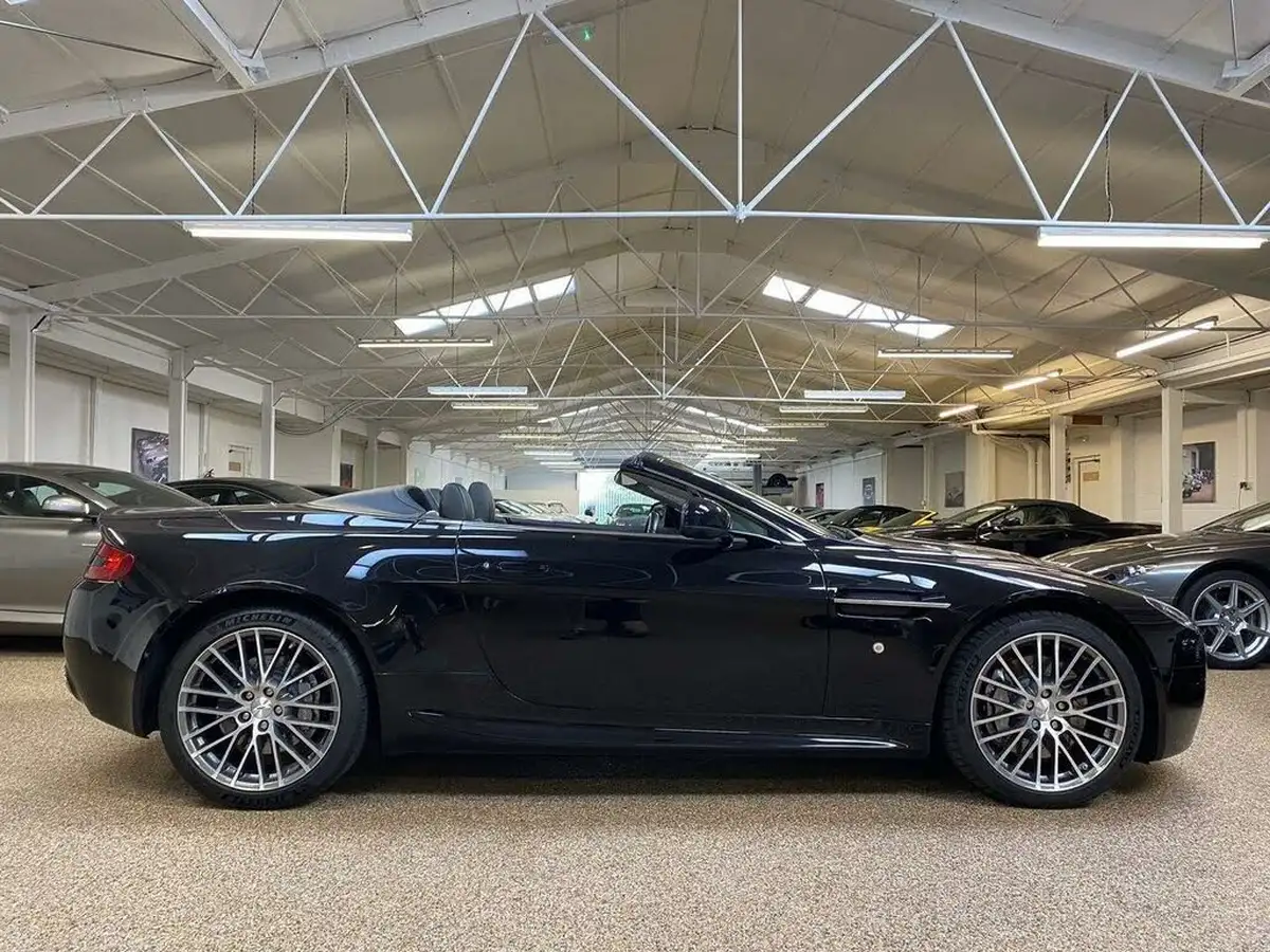 2012-aston-martin-vantage-47-vantage-n420-v8-roadster-convertible-big-7