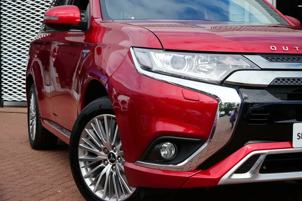 2021-mitsubishi-outlander-24-dynamic-phev-big-50
