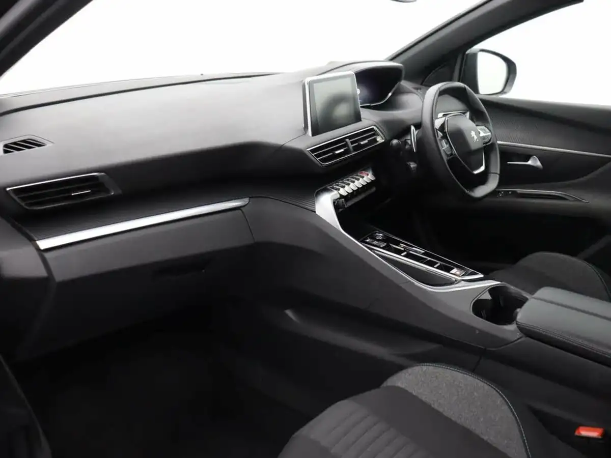 2023-peugeot-5008-suv-15-bluehdi-allure-130ps-eat8-big-7