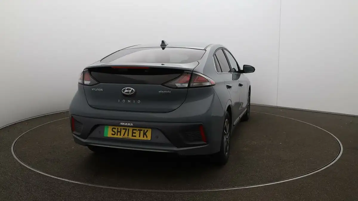 2022-hyundai-ioniq-e-premium-se-electric-big-47