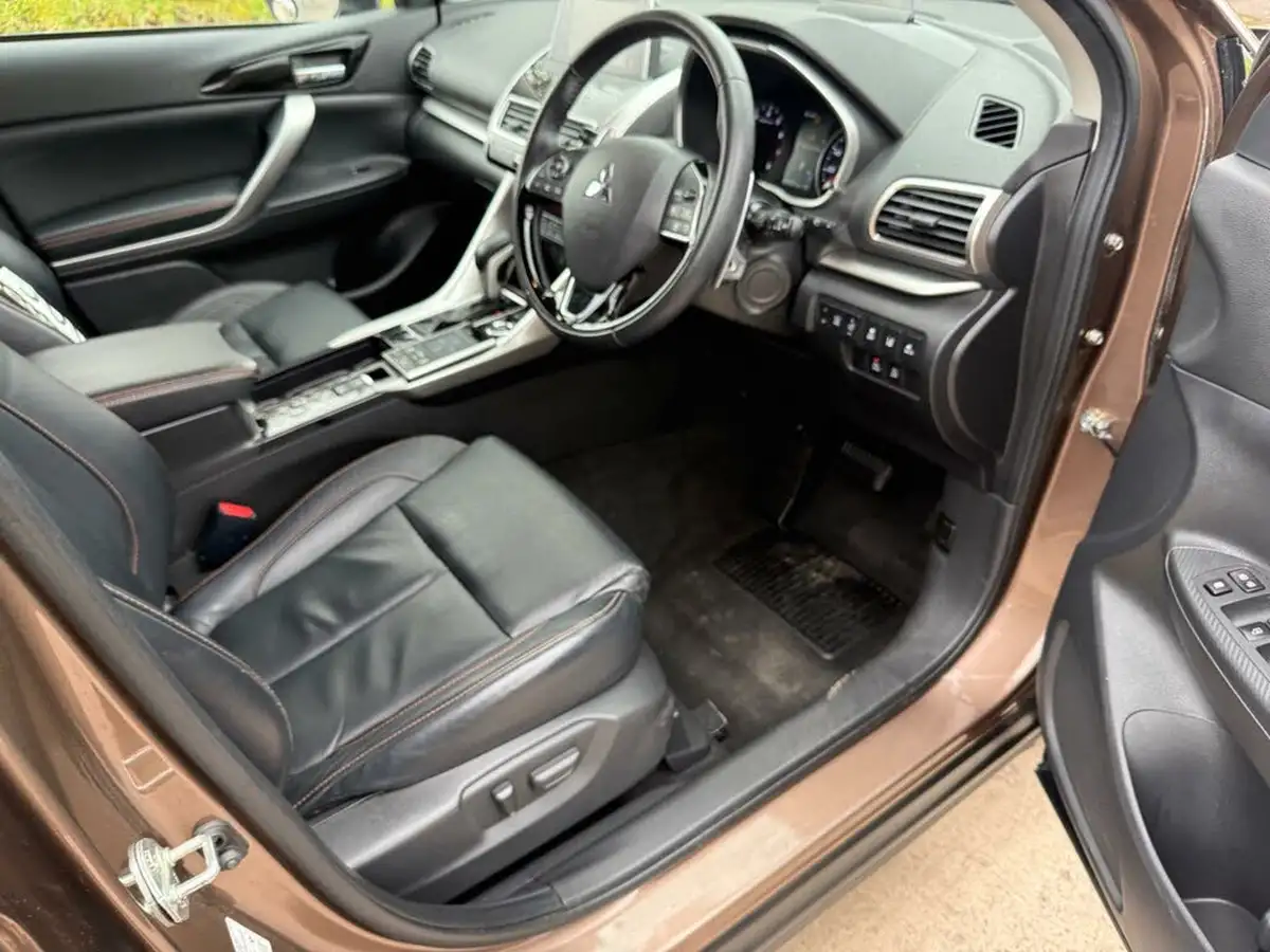 2019-mitsubishi-eclipse-cross-15-4-auto-big-1