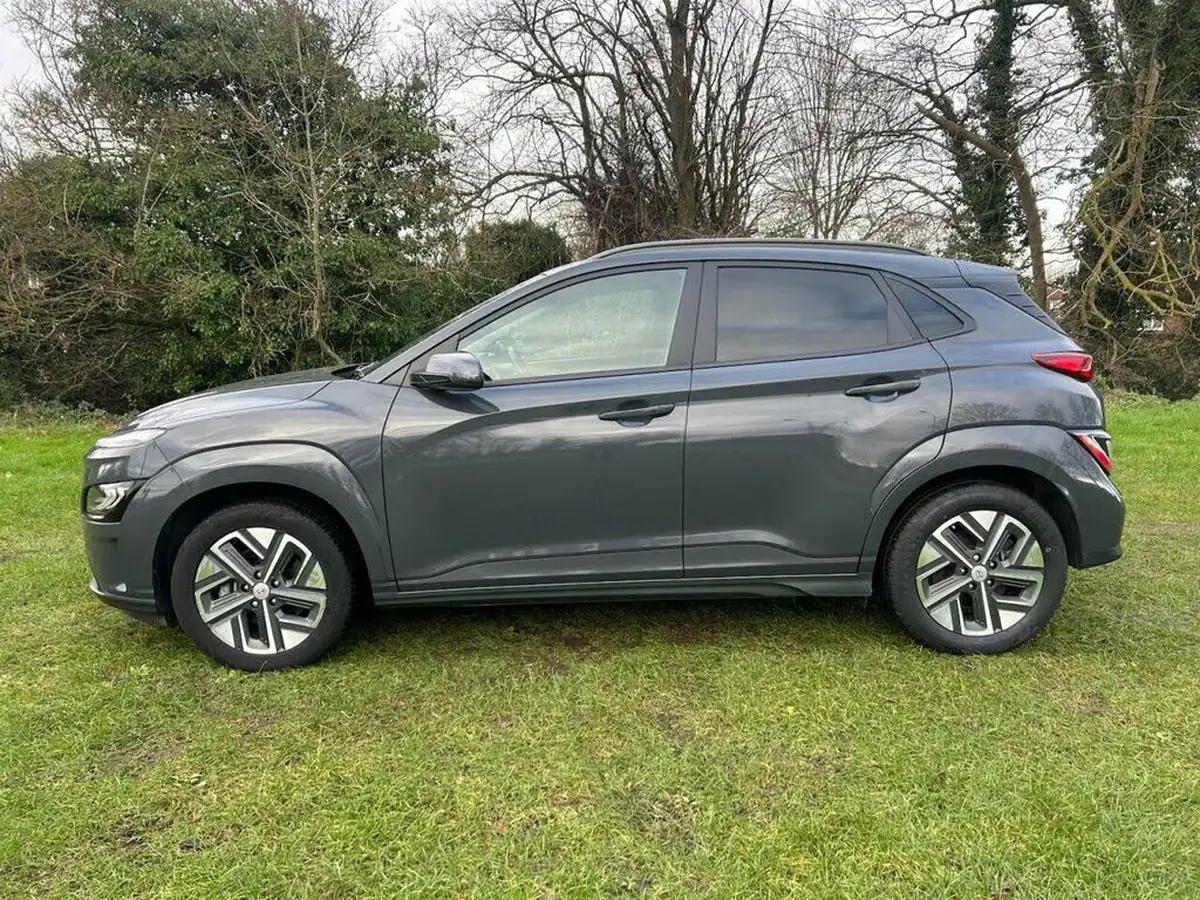 2023-hyundai-kona-e-premium-136ps-39kwh-big-2